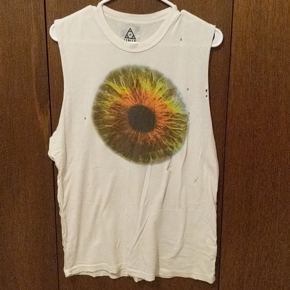 Unif eye tank